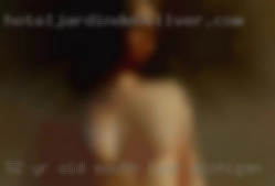 52 yr old South Lyon, Michigan married man looking for sex.